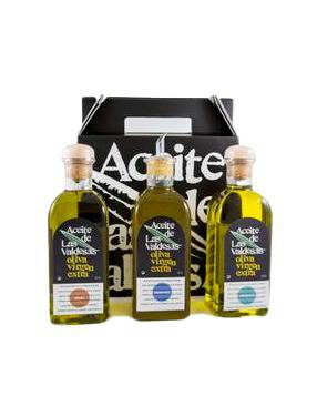 Estuche de tres frascas de 500 ml de aceite de oliva virgen extra Estuche de tres frascas de 0,5 litros de aceite de oliva virgen extra